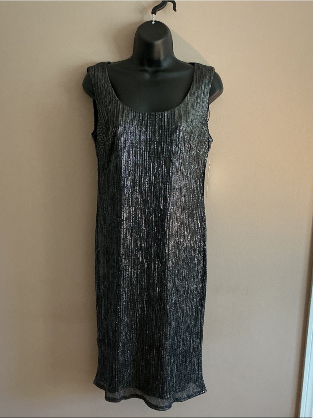 Sleeveless Shimmer Midi Dress in Black